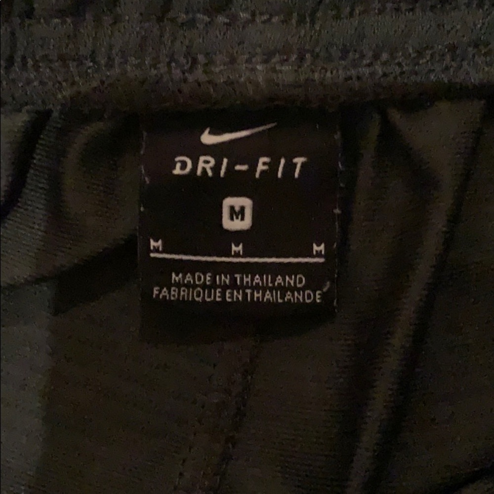 BOYS NIKE BASKETBALL DRI-FIT SHORTS- MINT! - Picture 8 of 9